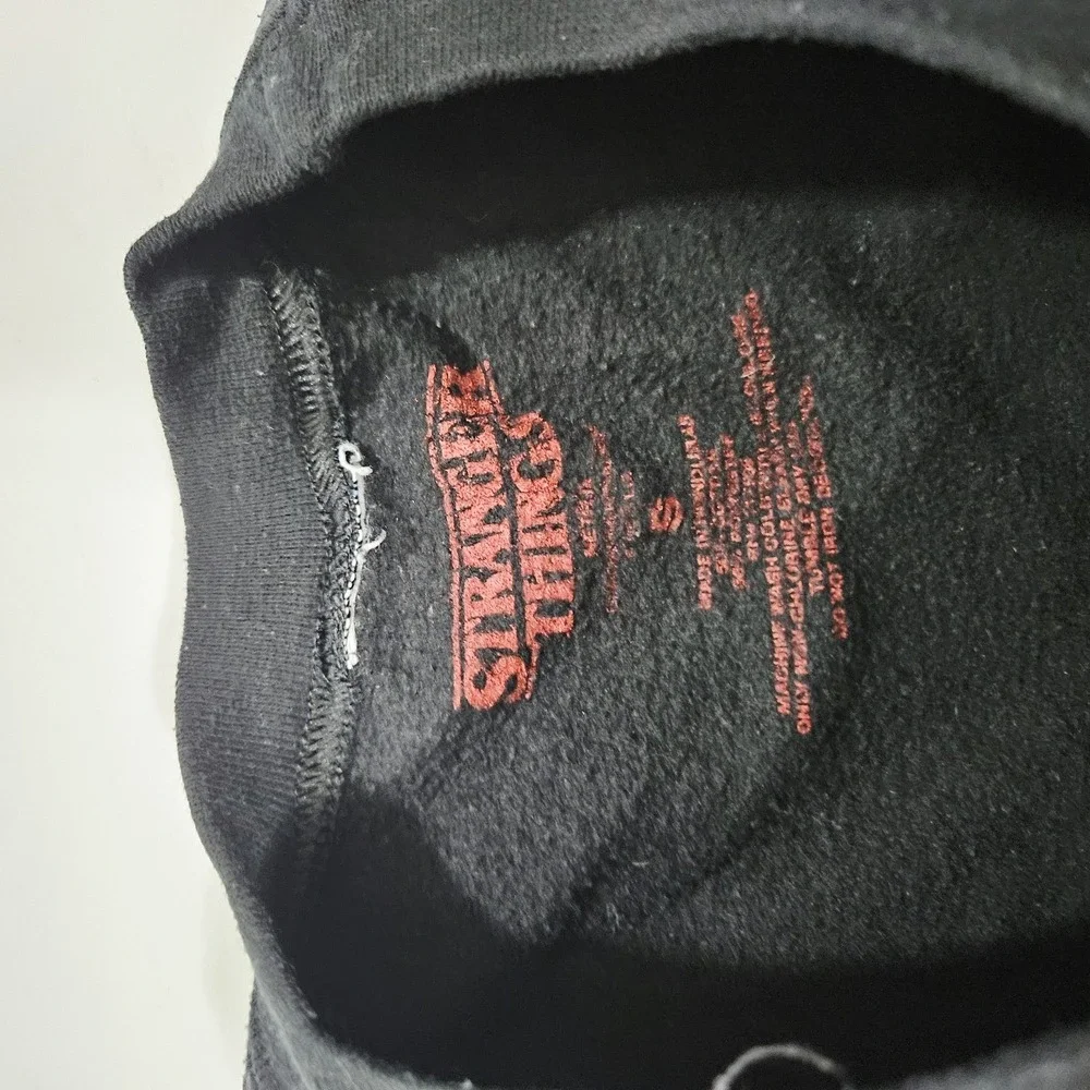 Stranger‎ Things Graphic Sweatshirt Adult Size Small Pullover Black